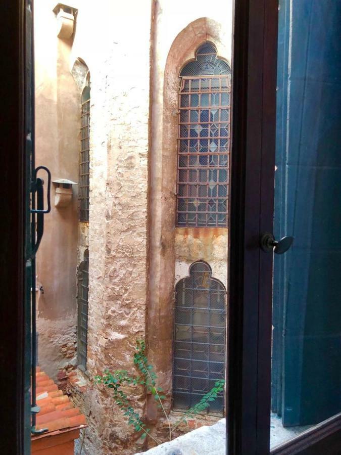 Key Location Near Palazzo Grassi * Venedig